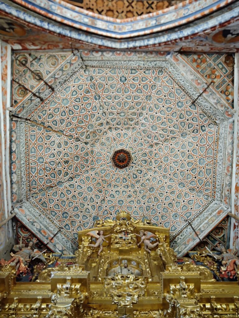 Artesonado mudéjar del presbiterio