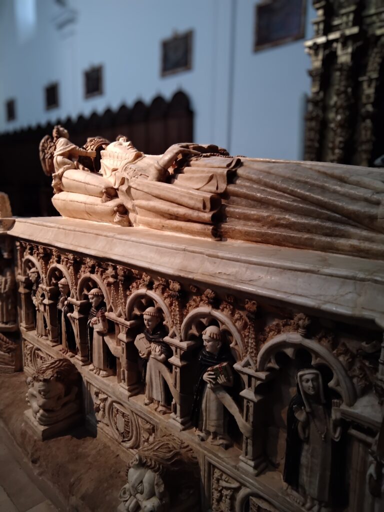 Sepulcro de la Reina Beatriz de Portugal